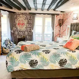 Studio Paris Париж